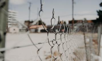 Shallow focus of a fence