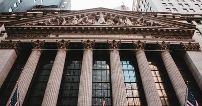 Ground level view of the Wall Street Stock Exchange